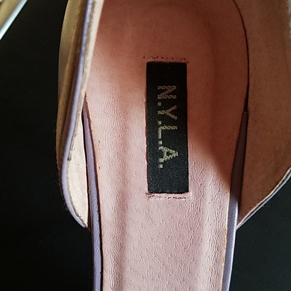 Shoes - Picture 4 of 4